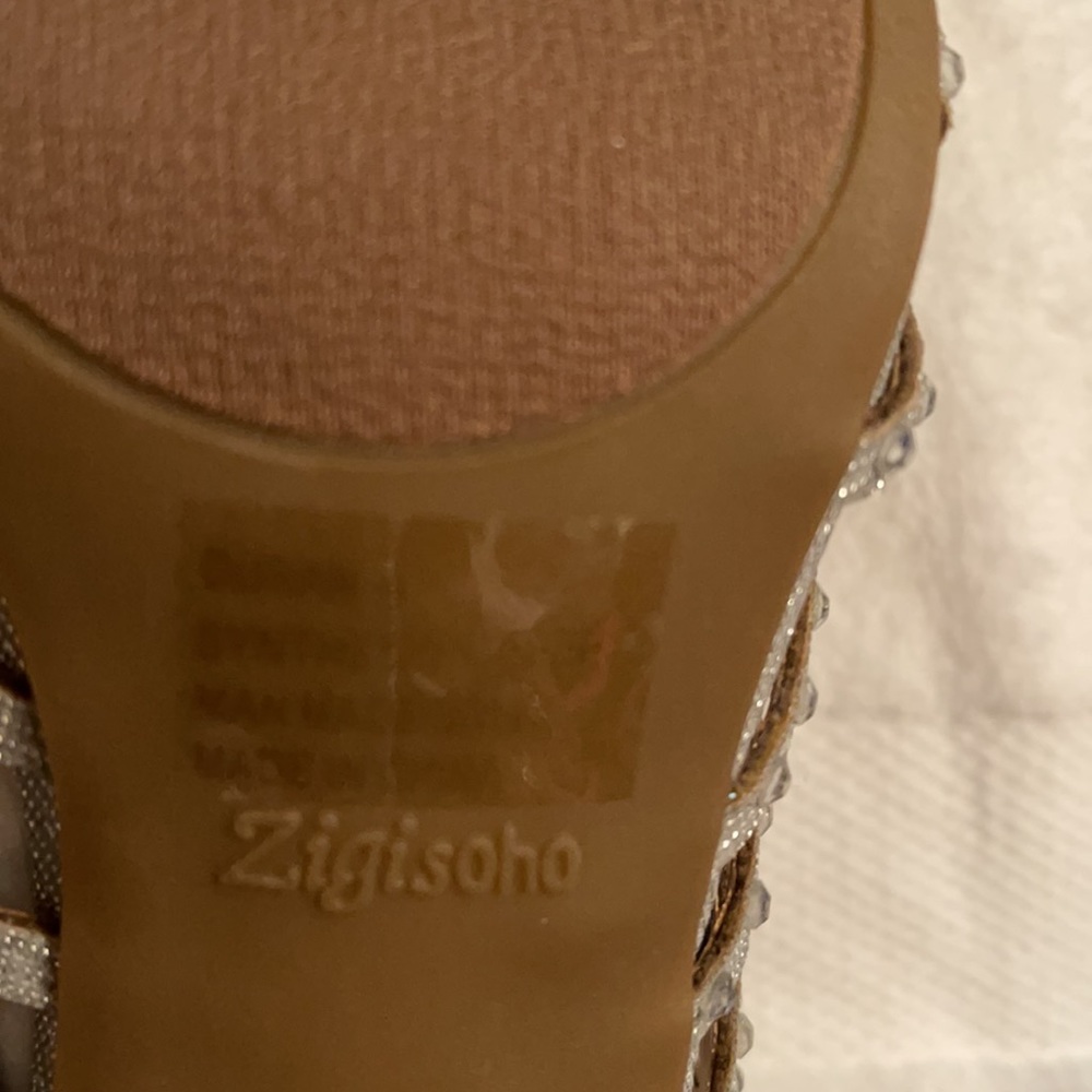 Preowned Only Worn Once Zigisoho Heels Size 9 - image 6